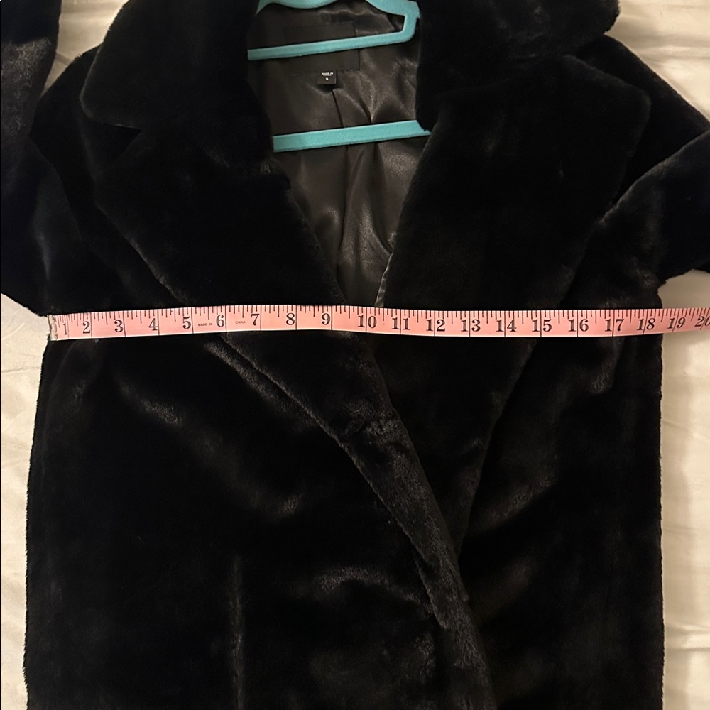 Express Women's Plush Black Faux Fur Jacket - Picture 4 of 4